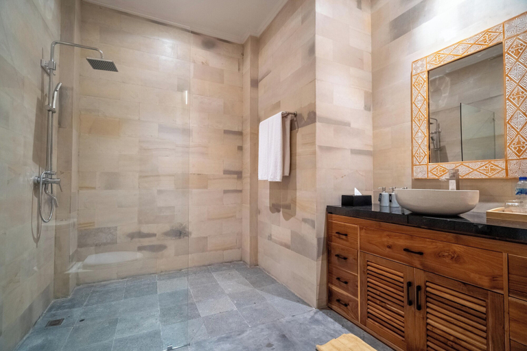 Bathroom 4, Villa Viandra, Gianyar