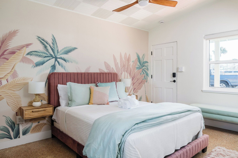 Bedroom 4, Haleys Court Boutique Motel, Saint Johns