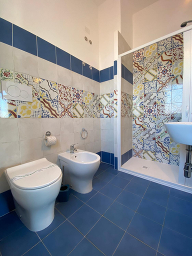 Bathroom 3, Villa GAUDI, Lecce