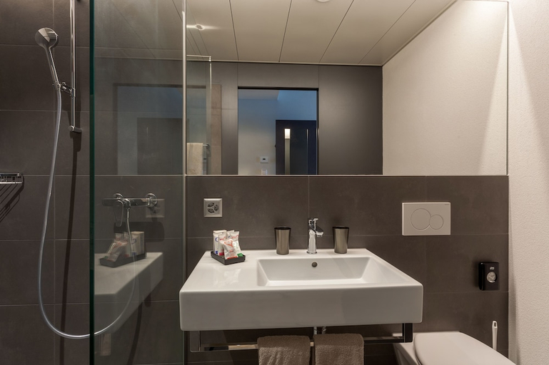 Bathroom 4, Centurion Swiss Quality Hotel, Brugg