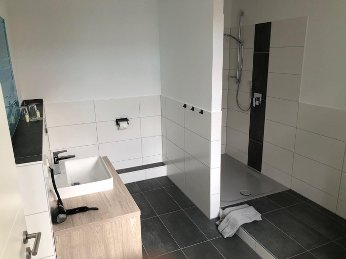 Bathroom 4
