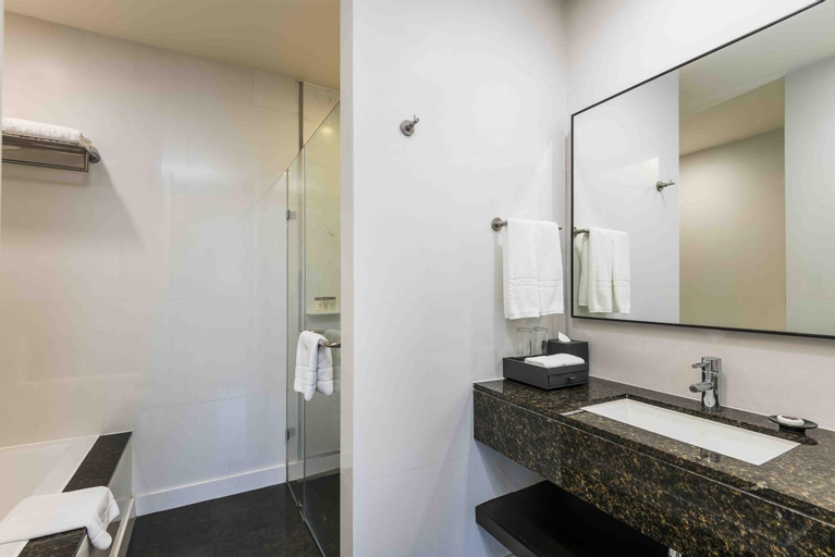 Bathroom 20