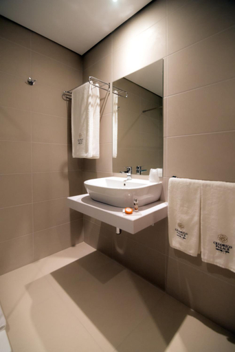 Bathroom 4