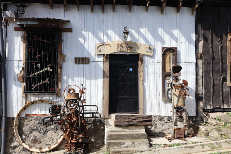 Exterior & Views 2, Balsa Café, Jayaque