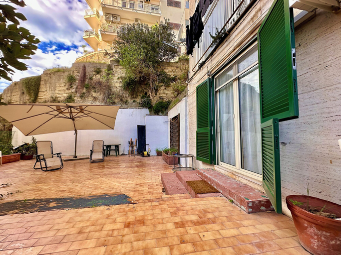 Exterior & Views 2, Life in Naples, Napoli