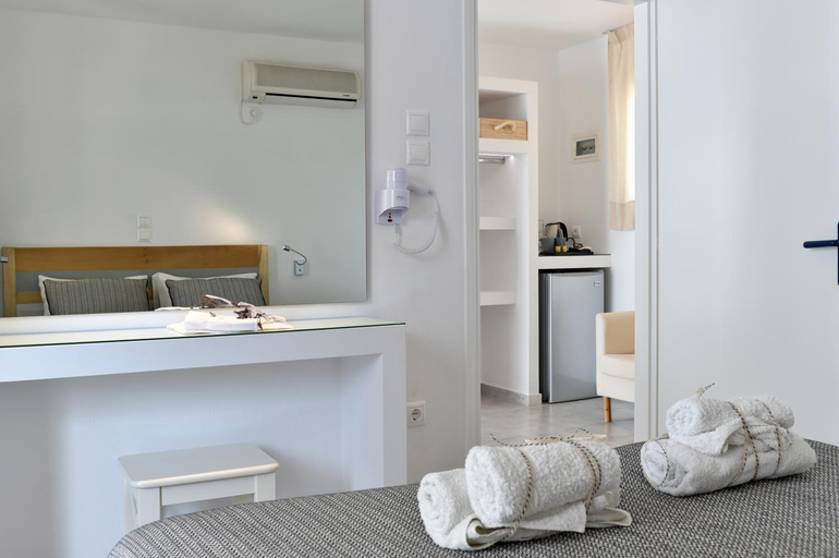 Bedroom 2, Margarita Studios Ambelas, South Aegean