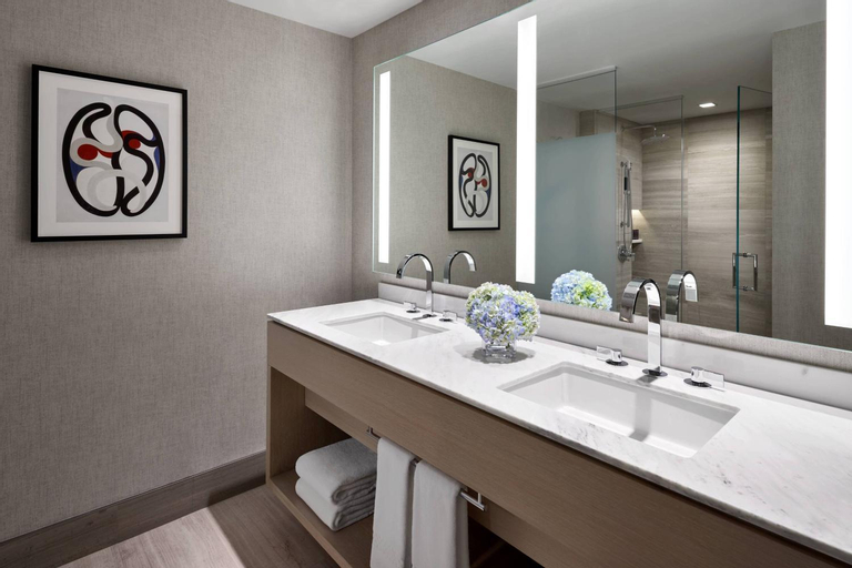 Bathroom 14