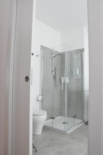 Bathroom 2, Bed-da Catania Rooms, Catania