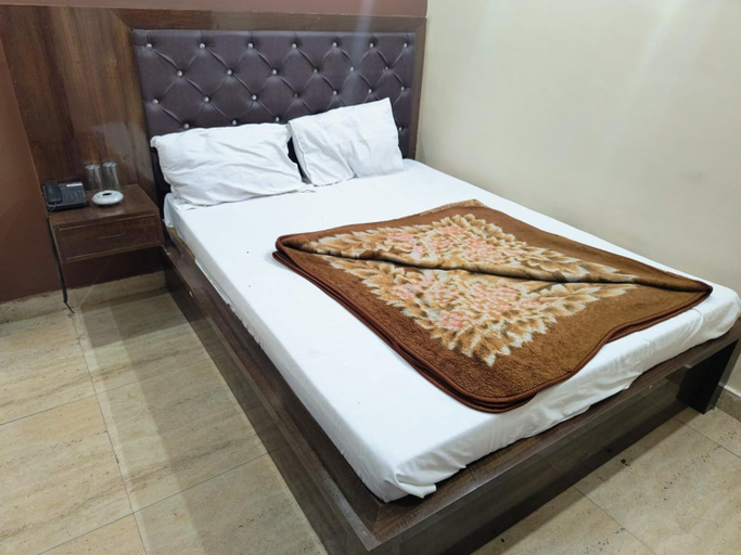 Bedroom 1, Galaxy Inn Hotel, Hardwar