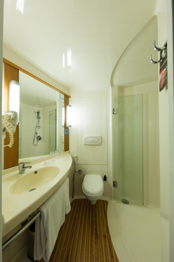 Bathroom 3