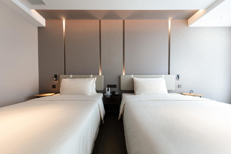 Bedroom 22