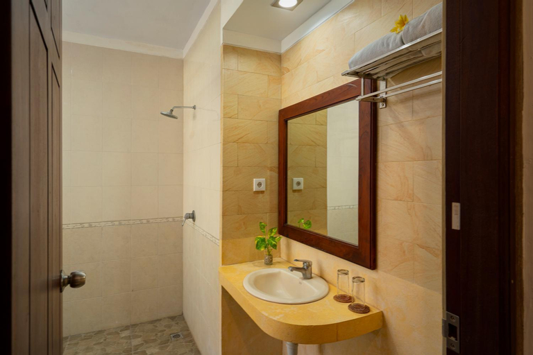Bathroom 16