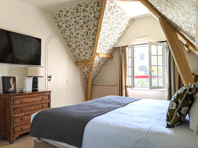 Bedroom 9