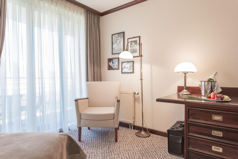 Bedroom 8