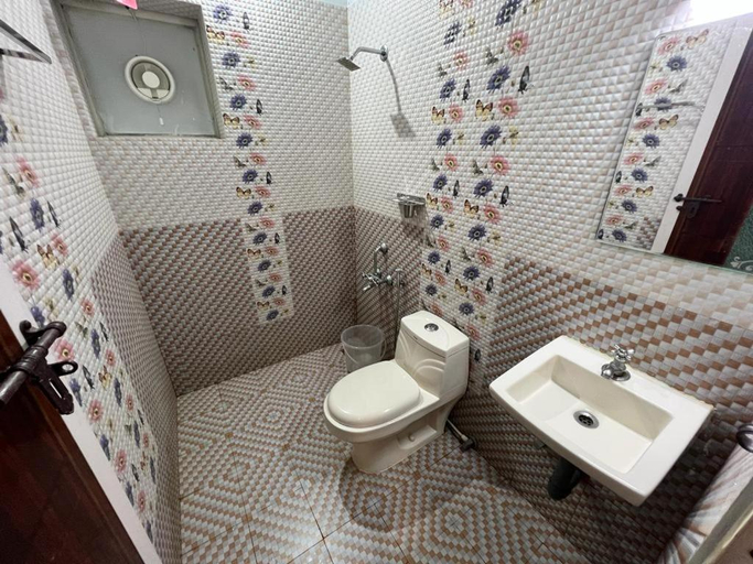 Bathroom 2, Confident Residency, Thrissur