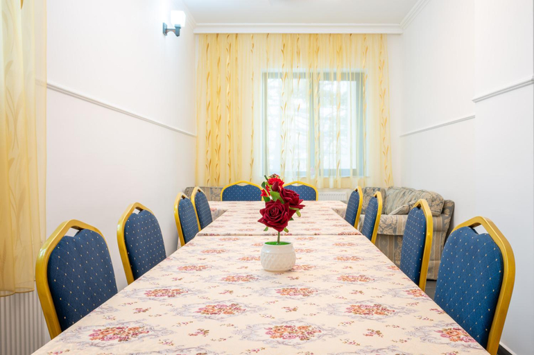 Others 4, CASA PRAHOVA, Predeal