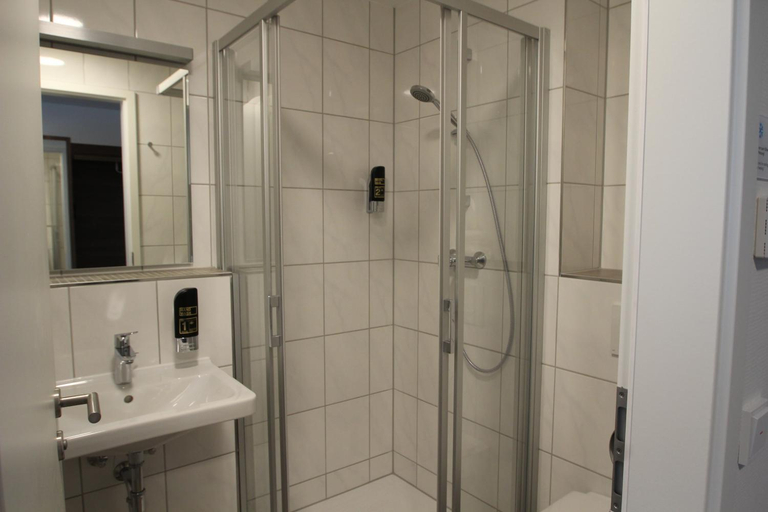 Bathroom 4, Trip Inn Goethe Conference Hotel, Frankfurt am Main
