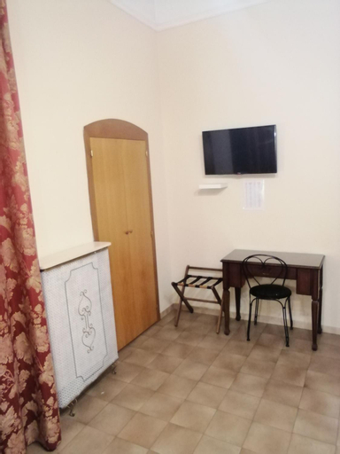 Others 3, Hotel de Rossi, Bari