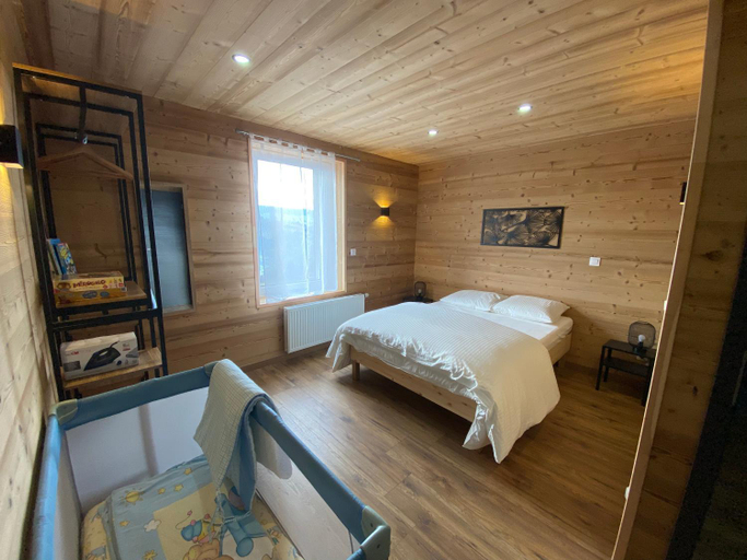 Bedroom 3, Les Chalets Bambi & Jacuzzi privatif, Vosges