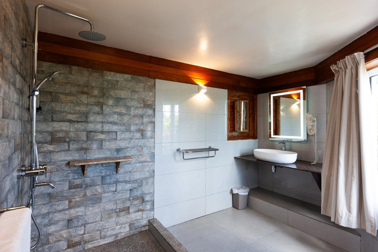 Bathroom 2, Chalets Cote Mer