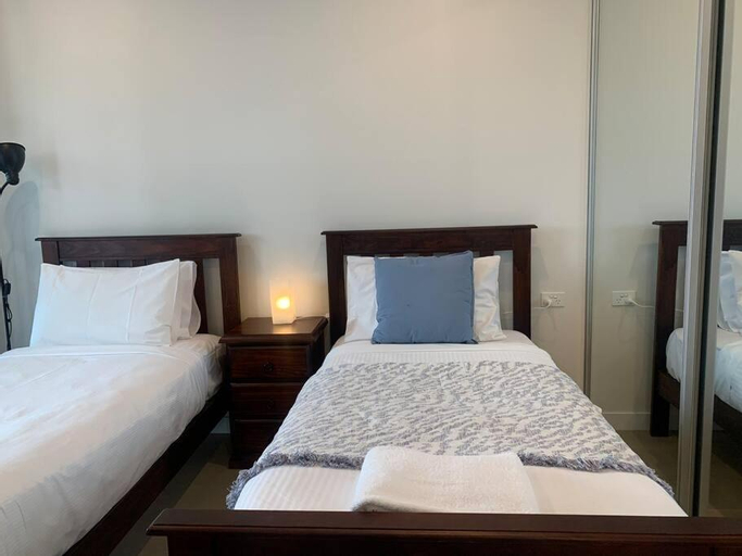 2 bedroom In the Middle of Sydney with Beautiful River View, Ryde