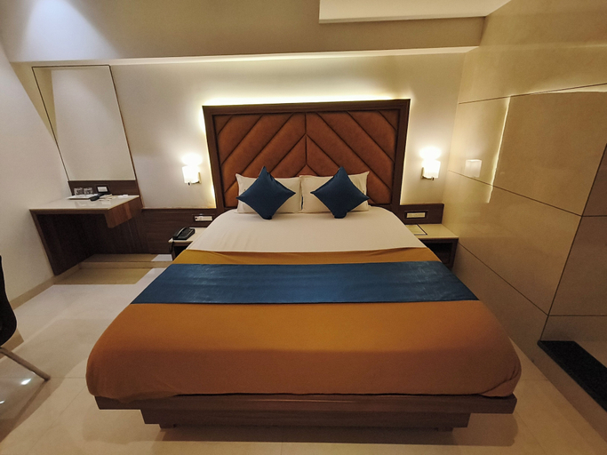 Bedroom 2, Hotel Nakshatra Residency, Thane