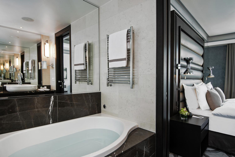 Bathroom 9
