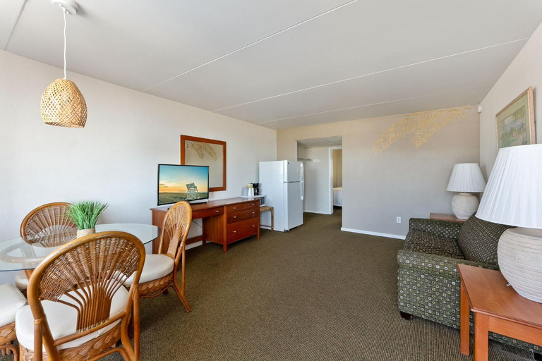 Others 4, Waikiki Oceanfront Resort, Cape May