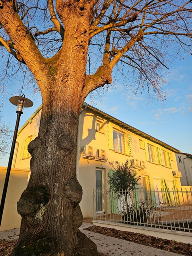 Exterior 12
