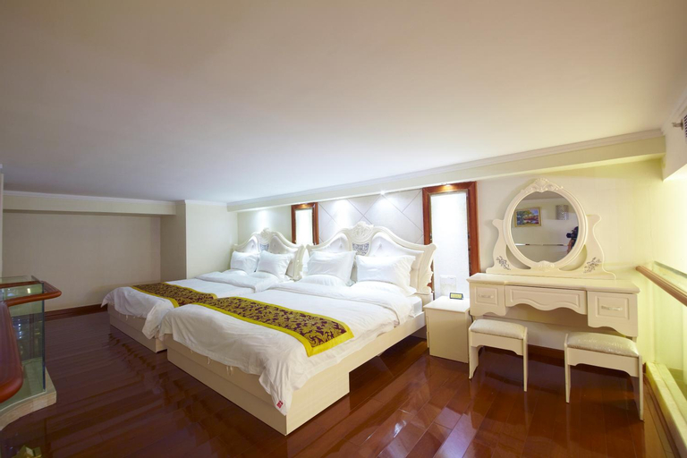 Bedroom 12