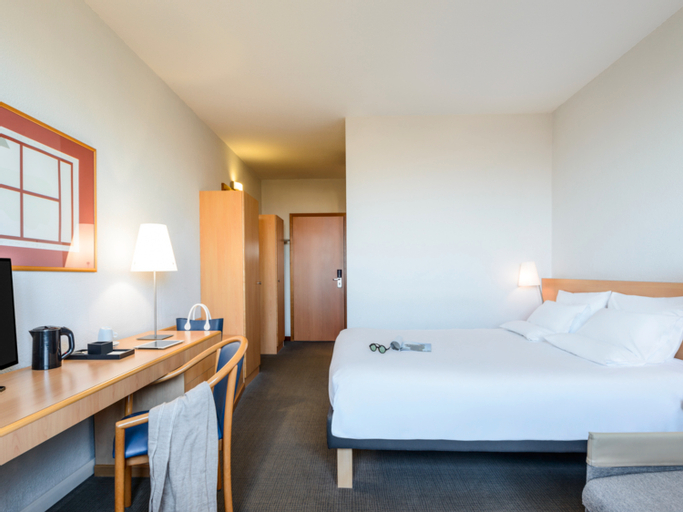Bedroom 24