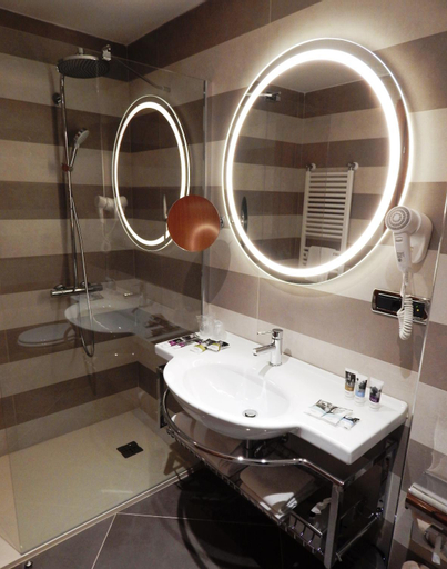 Bathroom 4
