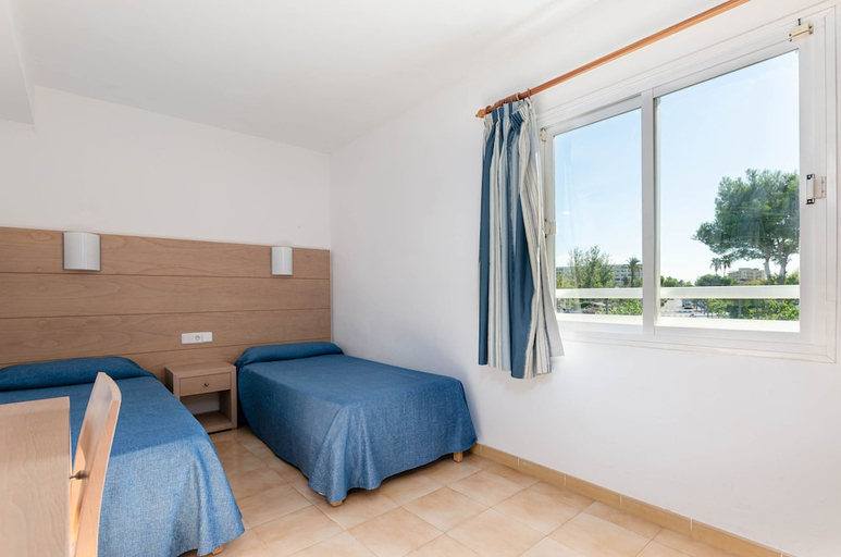 Bedroom 4, Mariner Club Apartments , Baleares
