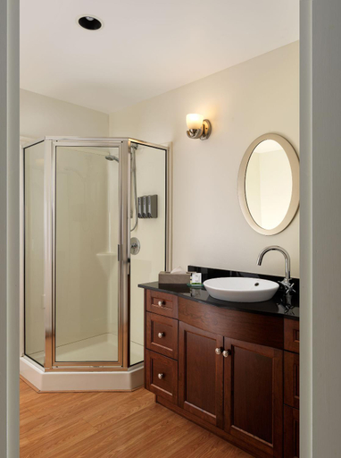 Bathroom 4, Huntingdon Manor Hotel, Capital