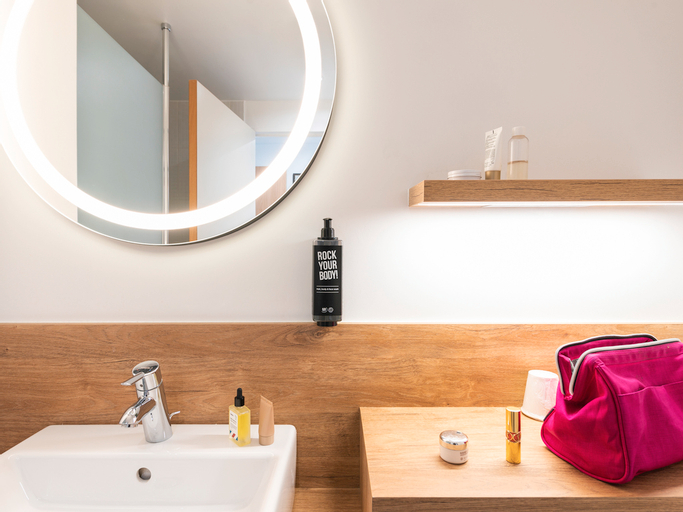 Bathroom 4