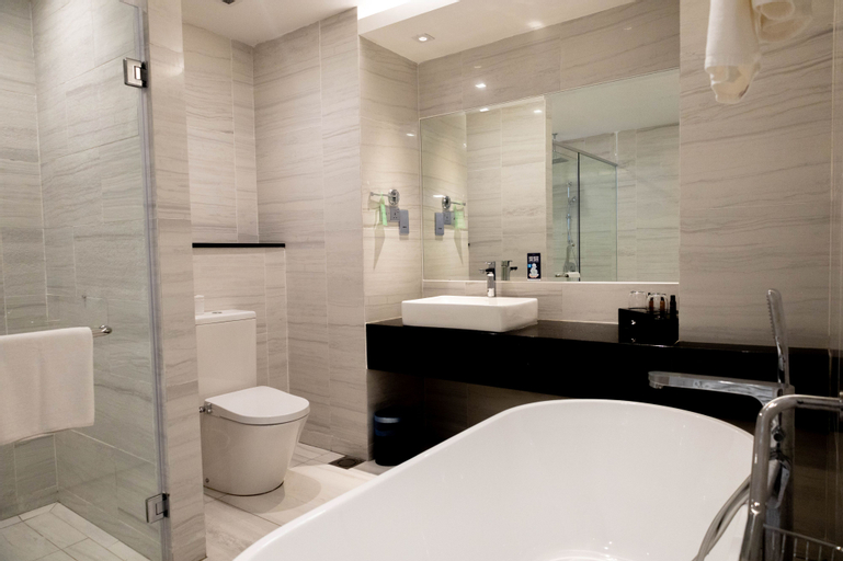 Bathroom 12