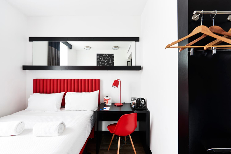 Bedroom 16