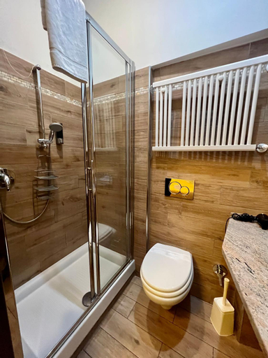 Bathroom 13