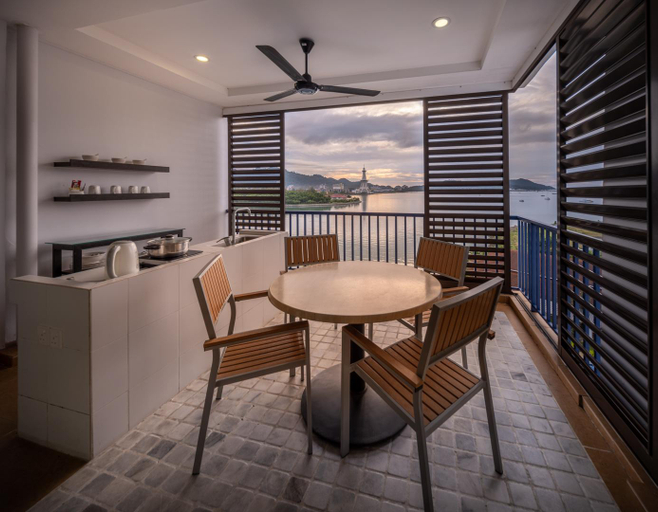 Dining Room 18