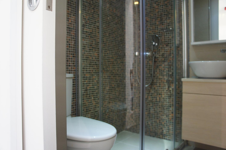 Bathroom 8