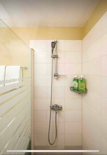 Bathroom 3, South of Market - 2BR w/ Balcony - BGC Center, Taguig