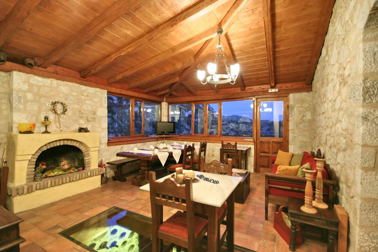 Others 5, Archontiko Kolokotroni, Peloponnese
