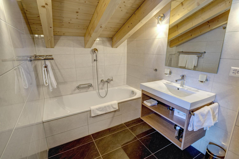 Bathroom 3, Hotel City, Visp