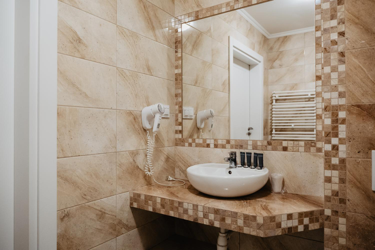 Bathroom 3, Palac Lacon, Kazimierza