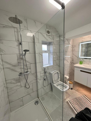 Bathroom 5, Beautiful home in Oxford, Oxfordshire
