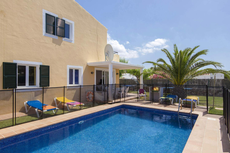 Others 2, Villas Nura, Baleares