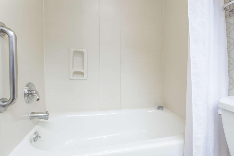 Bathroom 7