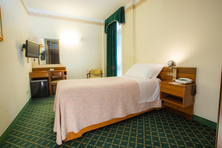 Bedroom 3, Hotel Terme Abano Verdi, Padua