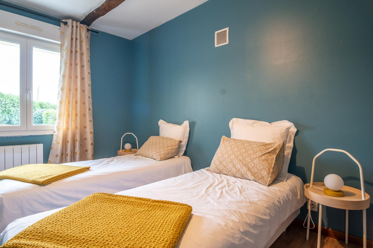 Bedroom 1, L'Ilot Pomme Cottage, Calvados