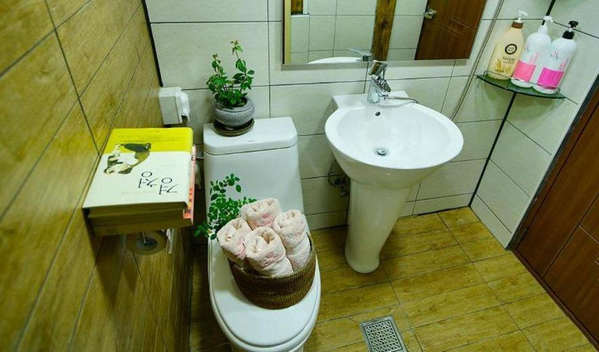 Bathroom 3, Hanok Story Guesthouse, Jeonju